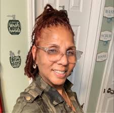 AwesomeOperator: Meet Vanessa Momie 👏 Ms. Momie has been with METRO for  just over three years and continues to be a valued member of our team.  Known for her quiet demeanor and