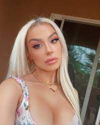 Tana mongeau tites