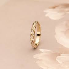 Glamour Diamond Wedding Ring For A Real Princess A Royal Etsy In 2021 Royal Rings Beautiful Rings Stylish Rings