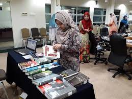 Fakulti undang undang universiti teknologi mara (uitm) 40450 shah alam, selangor darul ehsan malaysia dekanfuu@uitm.edu.my tel: Kunjungan Hormat Ke Pejabat Dekan Fakulti Undang Undang Read Uitm