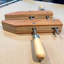 No one clamp is perfect for. Make It Wooden Screw Clamps With Pictures Instructables