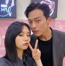 A stunning new photo shoot of jang ki yong and girl's day's hyeri has been revealed!. This Hyeri X Jang Ki Yong Fox Dam Selfie This Mood Is Thrilling