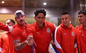 Disfrutó como nadie la serenata de la afición, pero se marcharía de Chivas tras finalizar el Apertura 2025