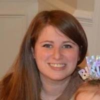 Sarah Scheuer's Instagram, Twitter & Facebook