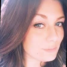 Shoshana Hubbard's Instagram, Twitter & Facebook