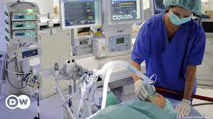 Many intubated patients do not survive, and recent research suggests the odds worsen the older and. Coronavirus Governments Companies Race To Make More Life Saving Ventilators News Dw 31 03 2020