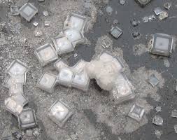 Simple Recipe For Growing Salt Crystals Growing Crystals Salt Crystal High School Earth Science