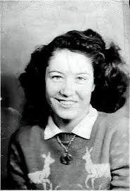 Come with me to Jan and Rick Britton's beautiful home. We discuss some  furniture moving ideas for a bridal shower and ended up outside looking at  her sweet roses and peonies. She