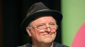 Er zählt zu den beliebtesten schauspielern in deutschland, ist seit 2014 in dritter ehe mit frau silja verheiratetfoto: Axel Prahl Privat So Musikalisch Ist Der Tatort Liebling Im Echten Leben News De