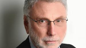 Martin Baron, ex director del 'Washington Post': “Si Trump entra en la  cárcel, sus bases le apoyarán todavía más”