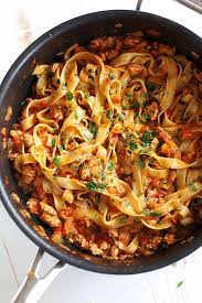 Everybody understands the stuggle of getting dinner on the table after a long day. Chicken And Fresh Basil Fettuccine With Blue Apron Eat Yourself Skinny