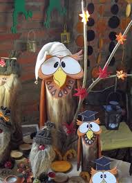 Baumstammeulen Im Herbst Holz Herbst Weihnachtsschmuck Rustikal Gebastelte Weihnachtsdekoration