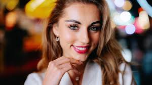 Miss België Karen Jansen (24) en zakenman Glenn Janssens (51) dolverliefd