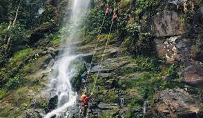Hutan rekreasi bukit hijau, kulim, kedah. Abseiling Di Air Terjun