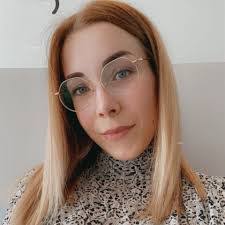 Alexandra Scheer's Instagram, Twitter & Facebook