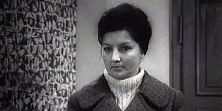 Aishe Stari, primadona e Estradës së Durrësit, feston 81 vjetorin - albanian