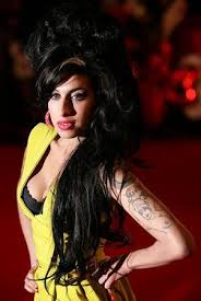 Amy winehouse poses as a child and with her mother janis in unseen snaps released ahead of upcoming documentary reclaiming amy about her life before tragic overdose. Naturlich Kann Ich Auch Ohne Alkohol Spass Haben Amy Winehouse Im Jetzt De Interview Jetztgedruckt Jetzt De