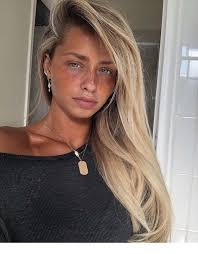 Freckles And Blonde Cute Inspiring Ladies Tan Blonde Hair Beauty Brunette Hair Color