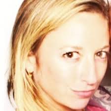 Amanda Hilburn's Instagram, Twitter & Facebook