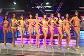 La gala se desarrolló en la plaza de armas de trujillo. Miss Peru Universo 2015 Top 10 Semi Finalists Announced