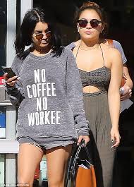 Vanessa hudgens samaya krasivaya vo vselennoy читать далее>>. Vanessa Hudgens Father Dies From Cancer Before She Performs In Grease Live Daily Mail Online