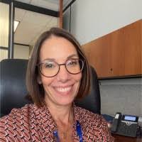 Shelly Graves's Instagram, Twitter & Facebook