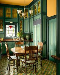 Many times when we start to decorate our houses, we forget about simplicity and we often go a little too far. Best Paint Colors For Historic Houses Dining Room Victorian Interior Paint Schemes House Interior