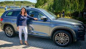 Önkéntességről szóló új uniós projekt indul fiataloknak. Novak Katalin Egy Robusztus Autot Vezet De Az Alma Egy Noies Kocsi