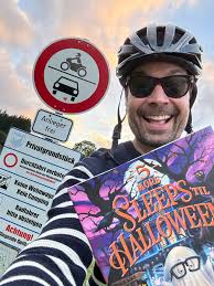 Hey, they didn't say you can't pre-order 5 More Sleeps Til Halloween!  Preorder from Barnes & Noble, to receive a 25% discount with code  HALLOWEEN25 plus a spook-tacular poster. https://bit.ly/5morehalloweenbn