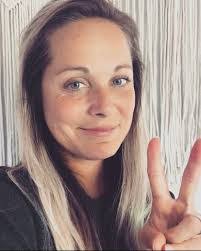 Stephanie Kemp's Instagram, Twitter & Facebook