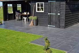 tuin met antraciet grijze betontegels 60x60 google zoeken tuintegels patio tuin bestrating