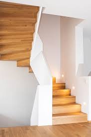 Faltwerktreppe Mit Grossen Gelanderscheiben Brustungshohen Wangen Holzmanufaktur Ballert In 2020 Faltwerktreppe Treppe Holz Treppe