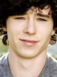 Charlie McDermott (I)