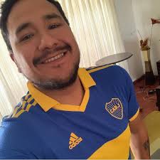 En la antesala del duelo con Colombia, el presidente de AFA mostró imágenes  del clásico picado con el plantel y publicó un mensaje con guiños a la  música urbana antes del cierre