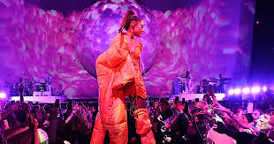 As a rule, nature tries to limit its offspring in talents, so as not to upset the balance, and give chances to competitors, but in the case of the american beauty ariana. Ariana Grande Honored Mac Miller To Kick Off Sweetener Tour Heard Zone