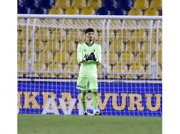 Sorusu spor gündemini yakından takip edenler tarafından araştırılıyor. 30 Milyon Euro Altay Bayindir Fenerbahce Ye Servet Kazandiracak Web Aslan Galeri