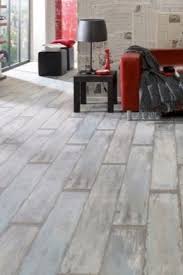 Sadece görünüş olarak ayırt etmek mümkündür. Laminat Boyutu Uzunluk Ve Genislik Standart Parametrelerinin Panolari 8 Mm Lik Bir Tabakanin Standart Versiyonunun Nasil Secilecegi Doseme Parametrelerinin Hesaplanmasi Icin Bir Tablo