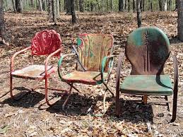 How To Paint Old Rusty Outdoor Metal Chairs Painted Metal Chairs Metal Outdoor Chairs Vintage Metal Chairs