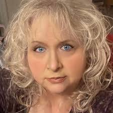 Darlene Stratton's Instagram, Twitter & Facebook