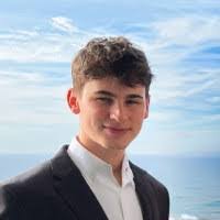 Alex Creswell's Instagram, Twitter & Facebook