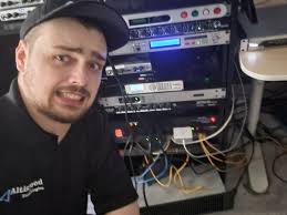 Noah J. Chelliah (@Kernellinux)