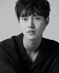 Along with guests seo jang hoon, hong jin kyung, and lee ki woo, the quartet formed the giraffe team that went against the running man team in games of strength, wit, and…finger wrestling. Lee Tae Ri Asianwiki