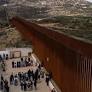 Protestan indígenas en muro fronterizo con Estados Unidos