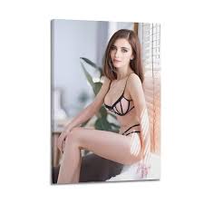 JJoias Emma Roberts Sexy Poster Canvas Wall Art Prints Gifts Photo Picture  Paintings Room Decor Home Decorative 16x24inch(40x60cm) : Amazon.ca: Home