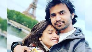 मी अशीच कल्पना केली होती... पॅरिसमधील रोमँटिक फोटो शेअर करत हृताला पतीने  दिल्या लग्नाच्या शुभेच्छा- Hruta Durgule Husband Prateek Shah share  romantic photos from Paris