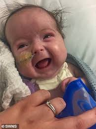 İki yaşlı qız "qoca nənə"yə çevrildi