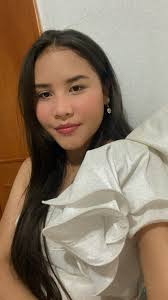 Dara Munoz's Instagram, Twitter & Facebook