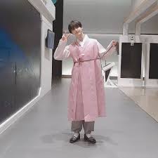 Tinggi Semampai 10 Maknae Kpop Ini Ternyata Lahir Di Tahun 2000 An Kpop Platform Block B