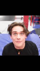 Carsten Davis's Instagram, Twitter & Facebook