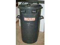 Es umfasst gut die hälfte eines strassengevierts. Mulltonne Mobel Gebraucht Kaufen In Gnarrenburg Ebay Kleinanzeigen